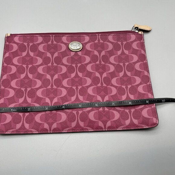 Coach F67516 Peyton Dream C Bordeaux Tech iPad Tablet Pouch Case Clutch Coquette - Picture 7 of 8